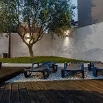 فيلة House Ulika Loborika