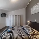 فيلة House Ulika