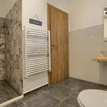 House Ulika Loborika