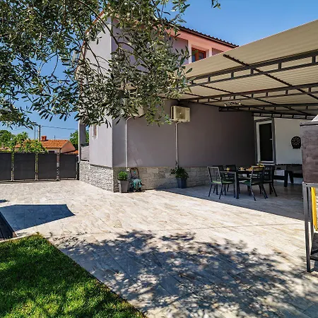 House Ulika Villa Loborika