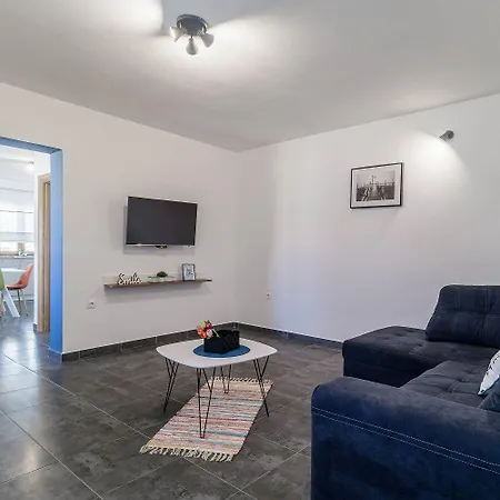 House Ulika * Loborika