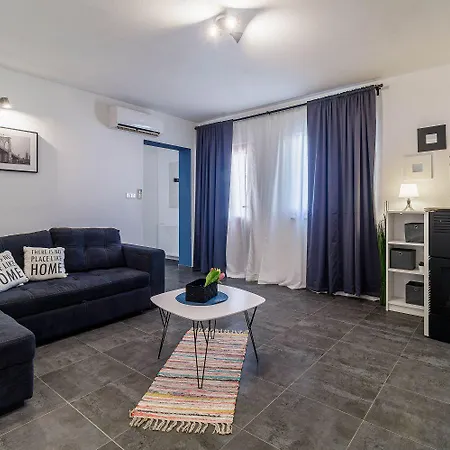 Villa House Ulika Loborika