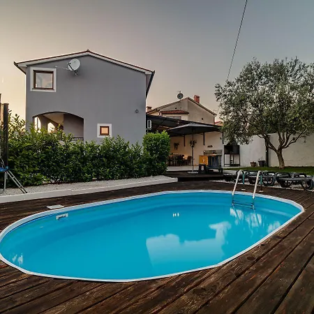 Villa House Ulika Loborika