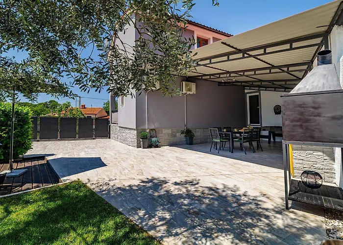 House Ulika Villa Loborika