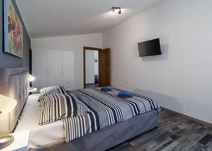 House Ulika Loborika