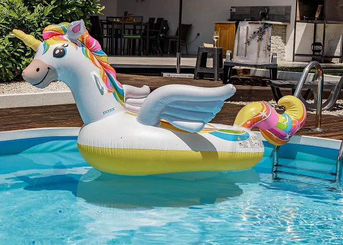 House Ulika * Loborika