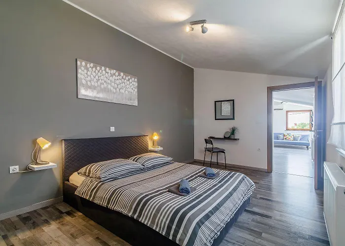 Villa House Ulika Loborika