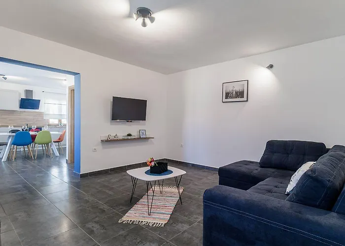 House Ulika * Loborika