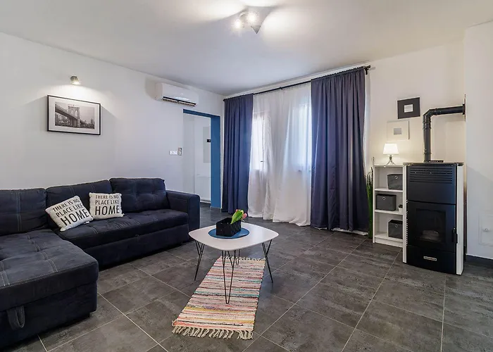 Villa House Ulika Loborika