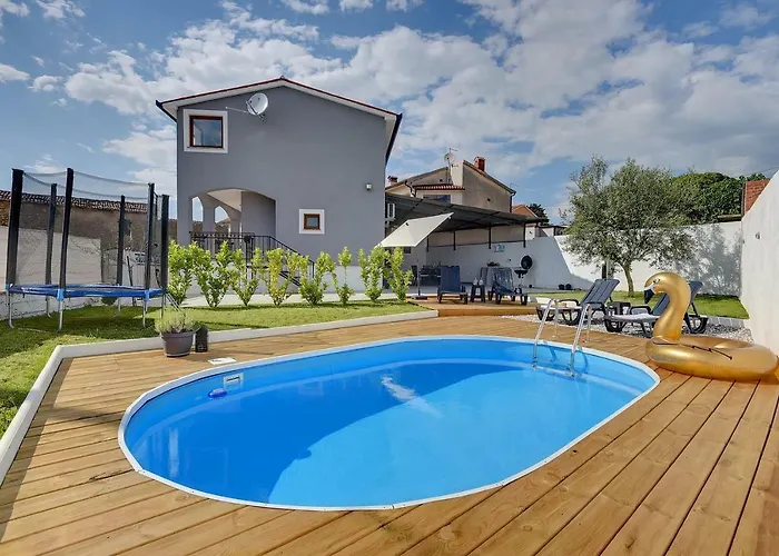 House Ulika * Loborika