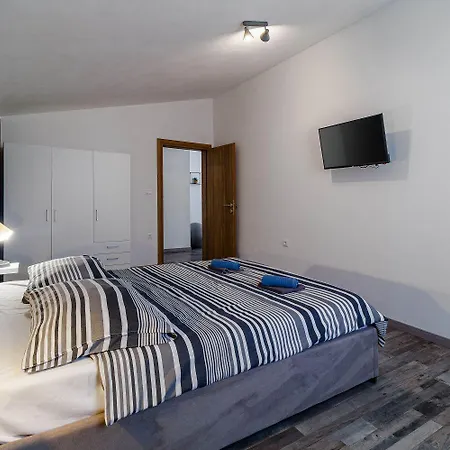 House Ulika Loborika